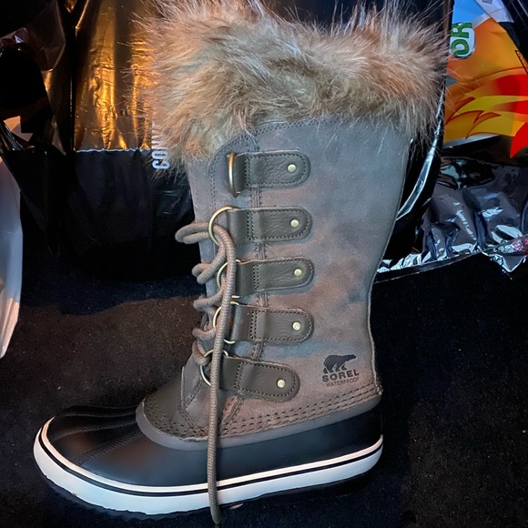 Sorel Shoes - NWT Sorel Joan of Arctic Boots